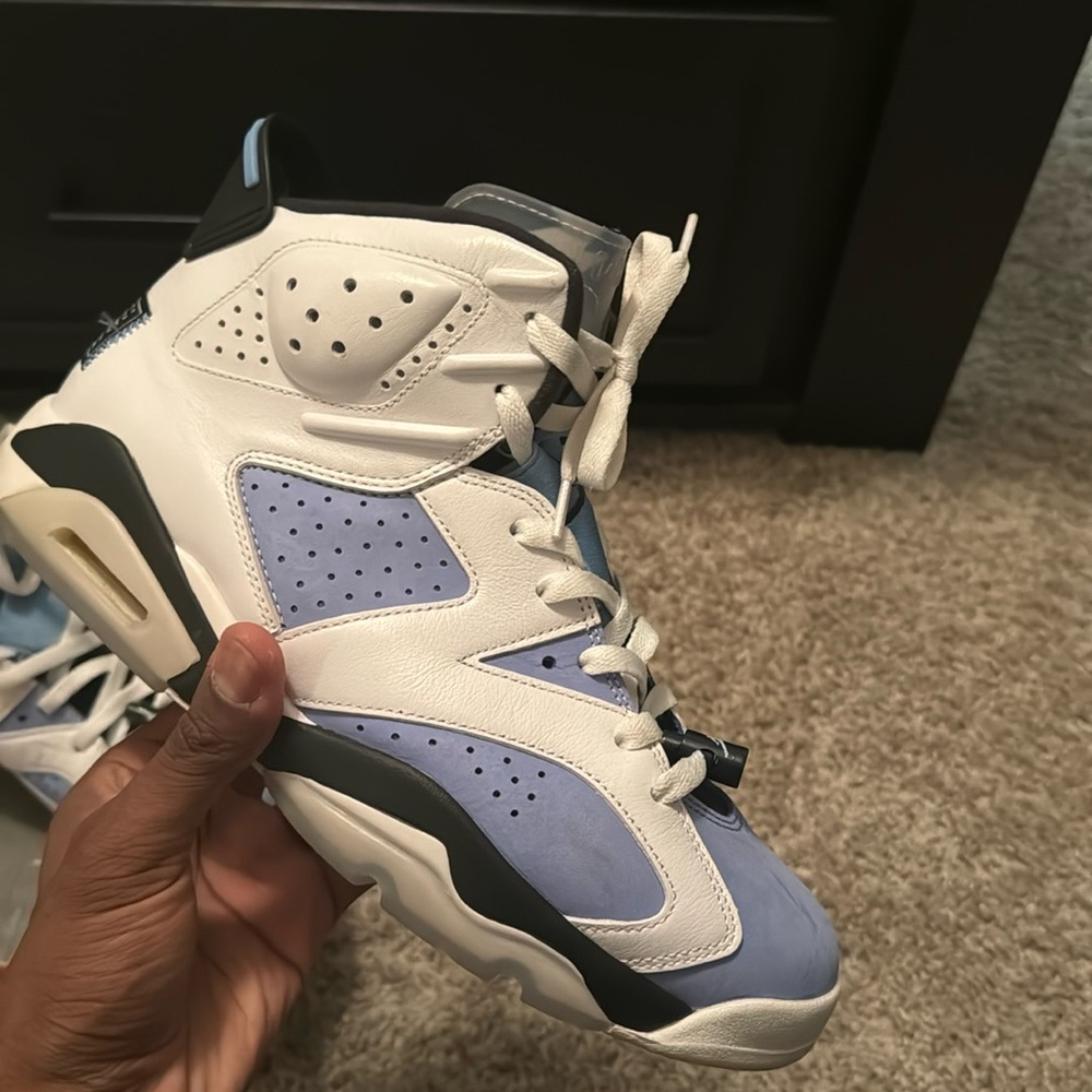 Air Jordan 6 “UNC”